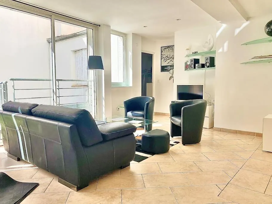Appartement Cannes 3 Chambres - 8B2 0*,  France