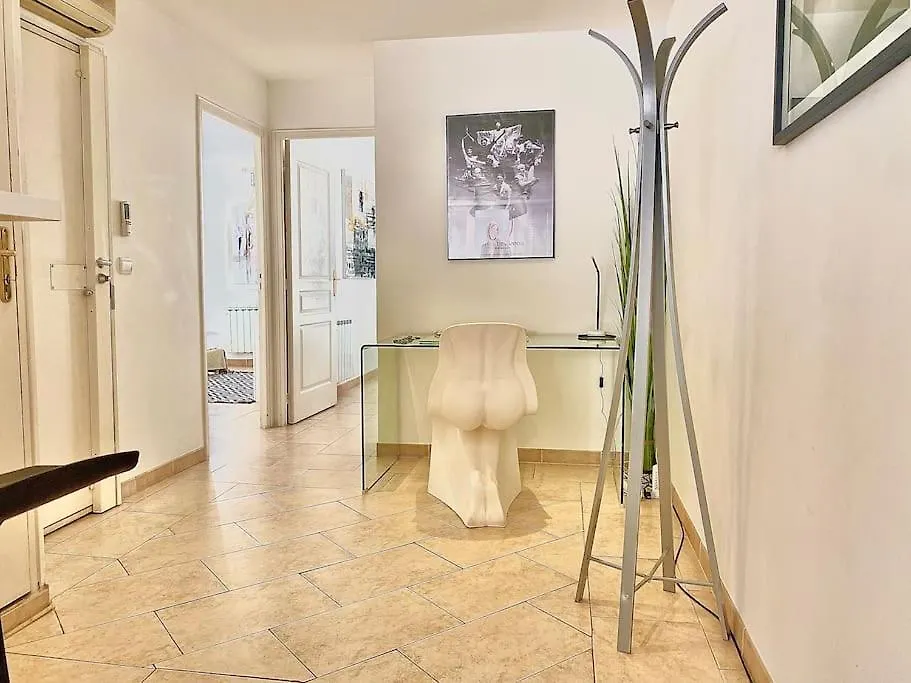 Appartement Cannes 3 Chambres - 8B2 0*,  França